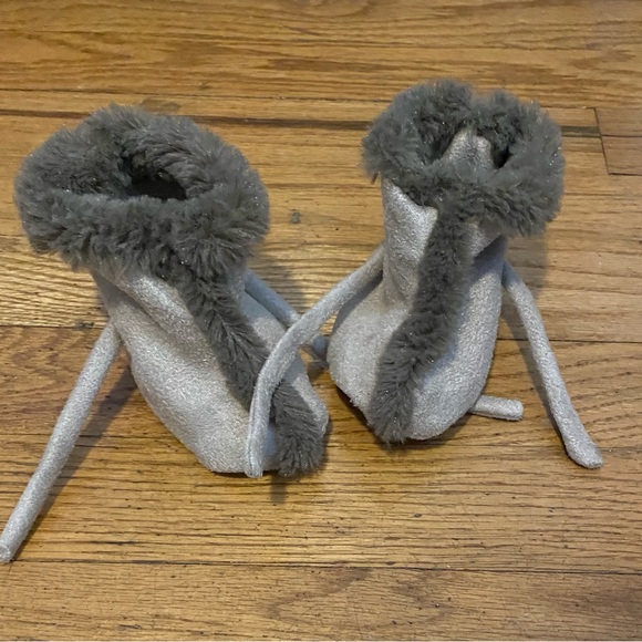 Baby Moccasins Fur Boot Booties Soft Crib Shoes Winter Furry Slippers Size 3 - Picture 2 of 8